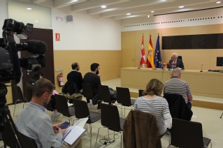 Los medios de comunicación durante la presentación de la actividad de juzgados y tribunales de Castilla y León el año pasado